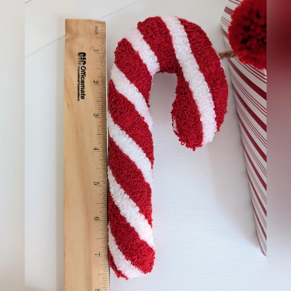 NIB Large Cozy Candy Cane Christmas Garland 6 FT Peppermint Holiday Gingerbread